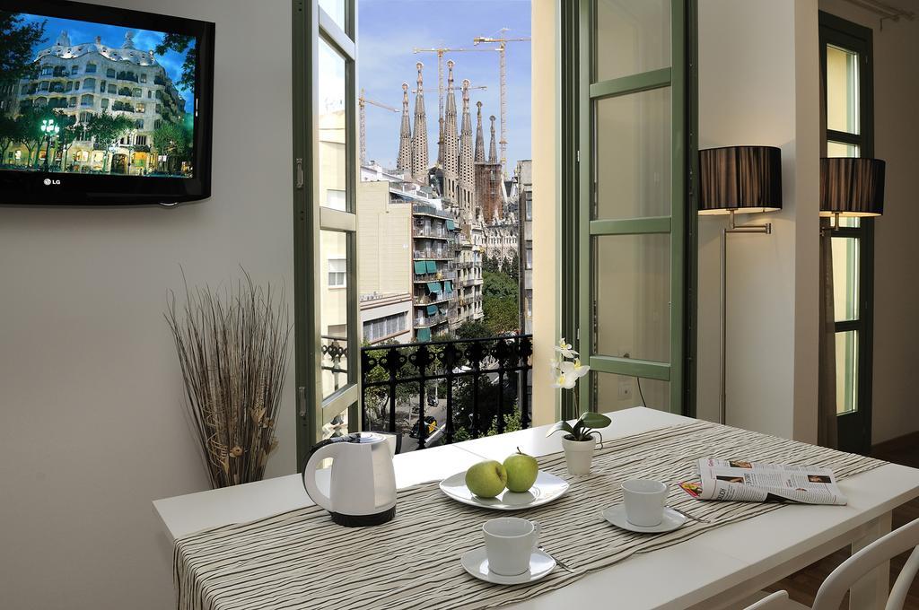 Apart-Suites Hostemplo Barcelona Bagian luar foto