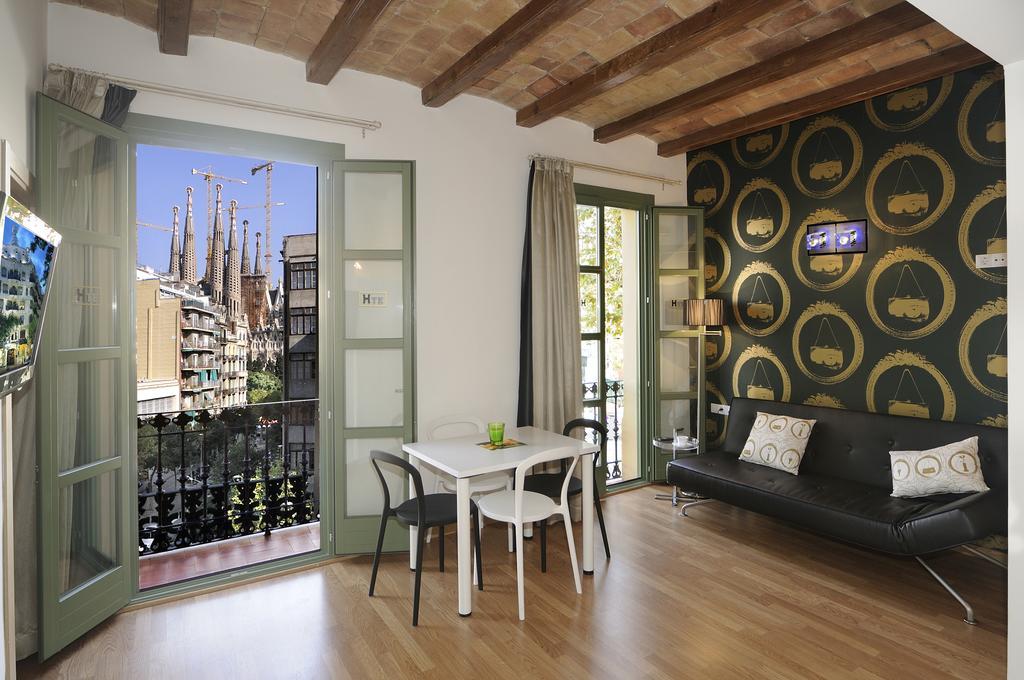 Apart-Suites Hostemplo Barcelona Bagian luar foto