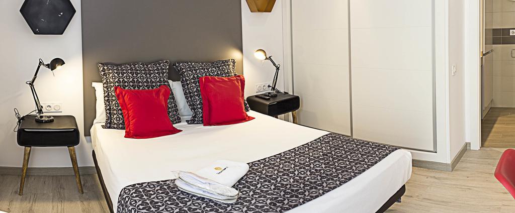 Apart-Suites Hostemplo Barcelona Bagian luar foto